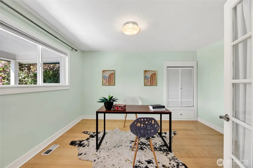 9056 37th Avenue SW Seattle WA 98126