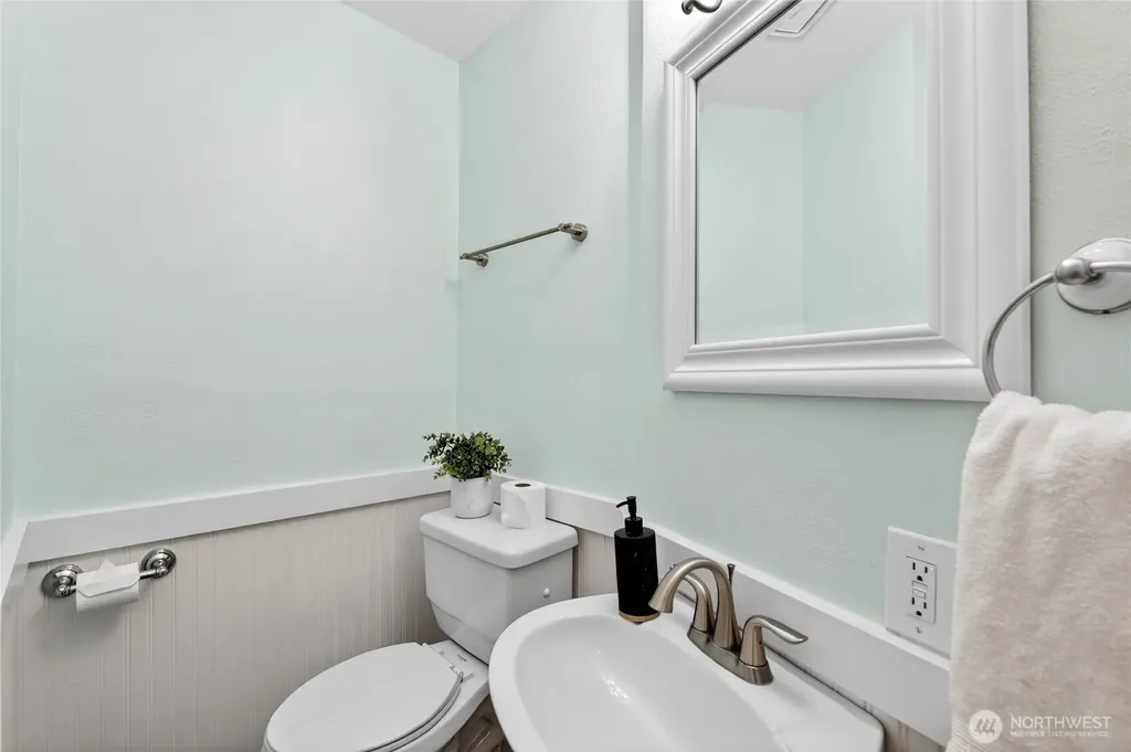 9056 37th Avenue SW Seattle WA 98126