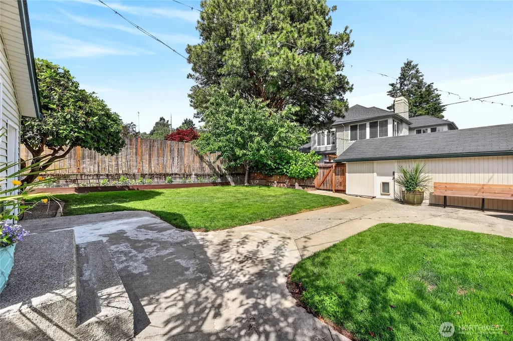 9056 37th Avenue SW Seattle WA 98126