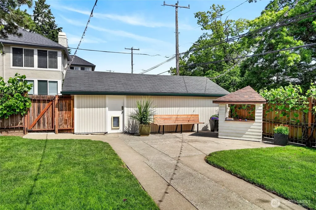 9056 37th Avenue SW Seattle WA 98126