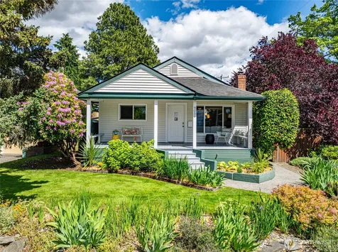 9056 37th Avenue SW Seattle WA 98126