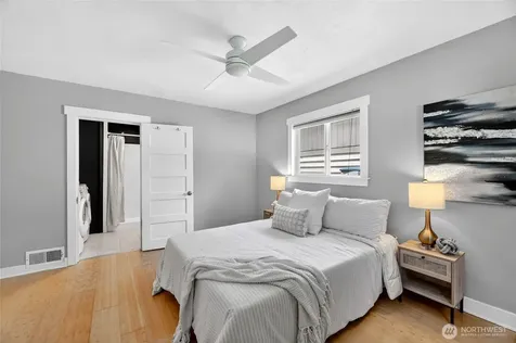 9056 37th Avenue SW Seattle WA 98126