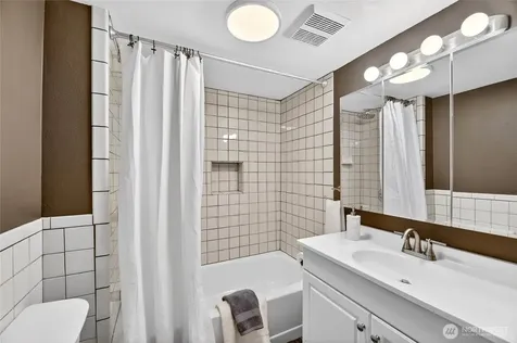 9056 37th Avenue SW Seattle WA 98126