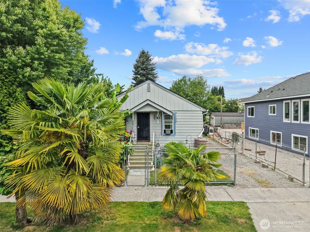 1002 S Sullivan Street Seattle WA 98108
