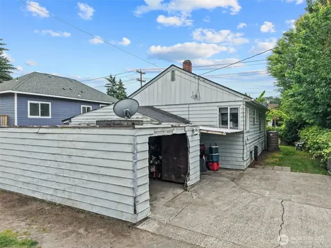 1002 S Sullivan Street Seattle WA 98108