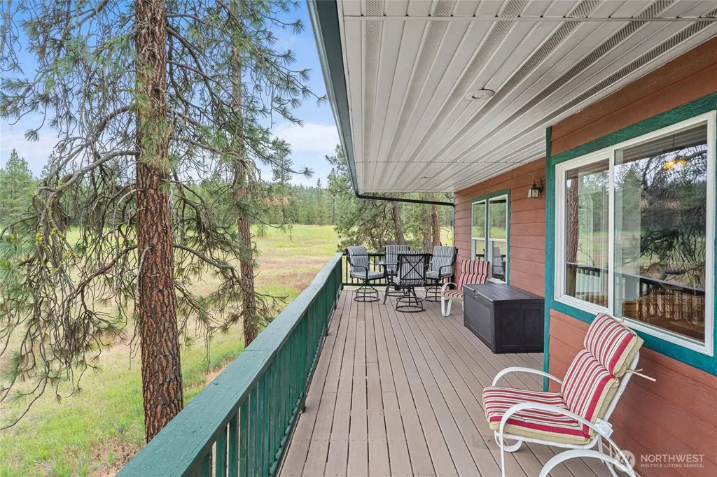 40048 Cayuse Cove E Davenport WA 99122