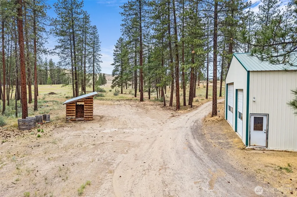 40048 Cayuse Cove E Davenport WA 99122