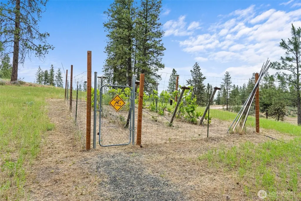 40048 Cayuse Cove E Davenport WA 99122