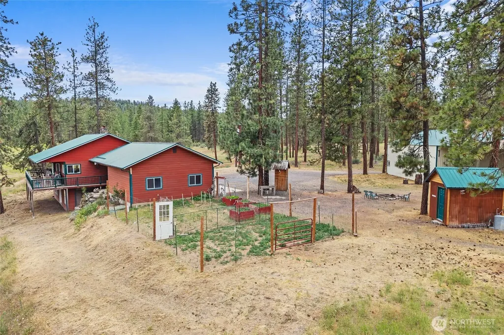 40048 Cayuse Cove E Davenport WA 99122