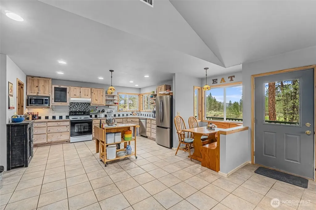 40048 Cayuse Cove E Davenport WA 99122
