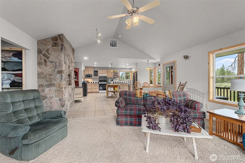 40048 Cayuse Cove E Davenport WA 99122