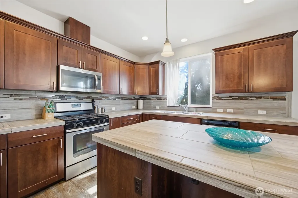 20201 20th Avenue E Spanaway WA 98387