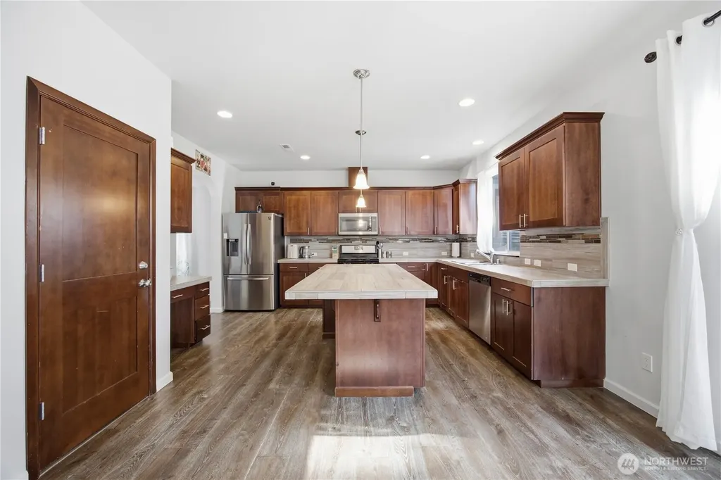 20201 20th Avenue E Spanaway WA 98387