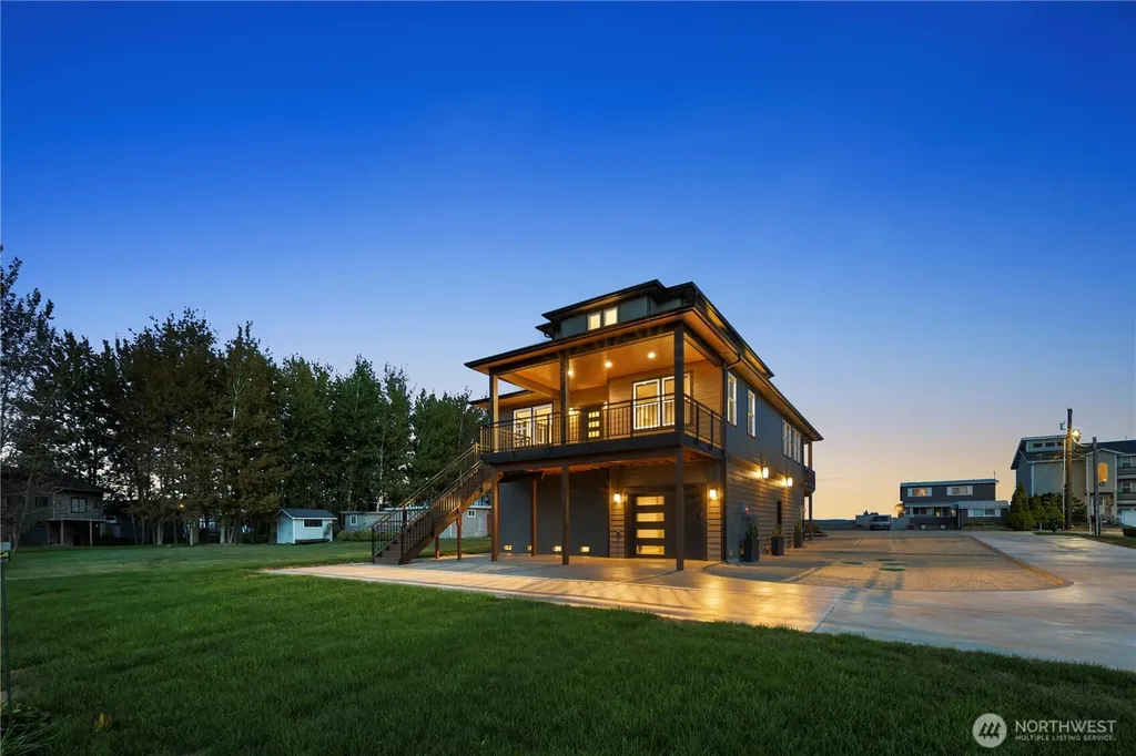 169 Driftwood Shores Camano Island WA 98282