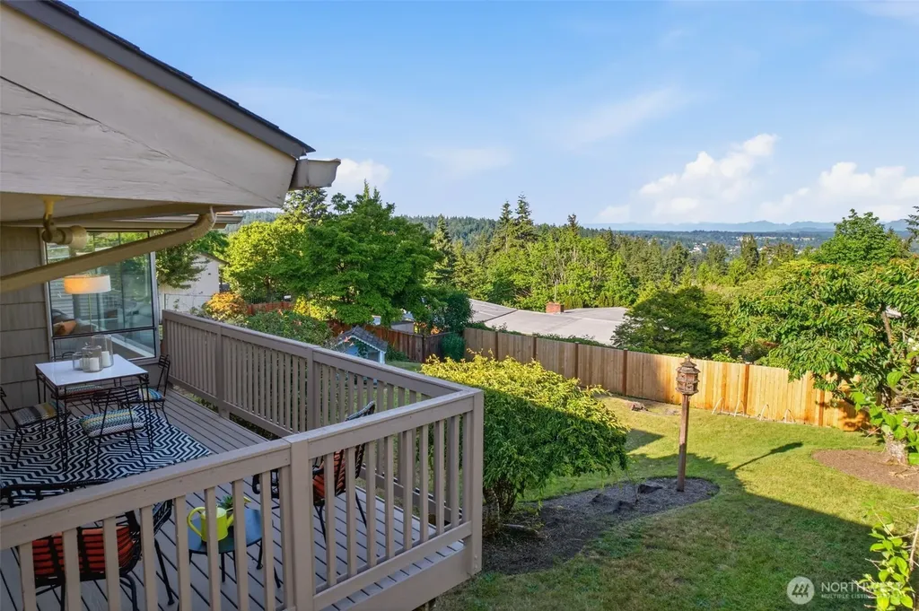 16532 34th Avenue NE Lake Forest Park WA 98155