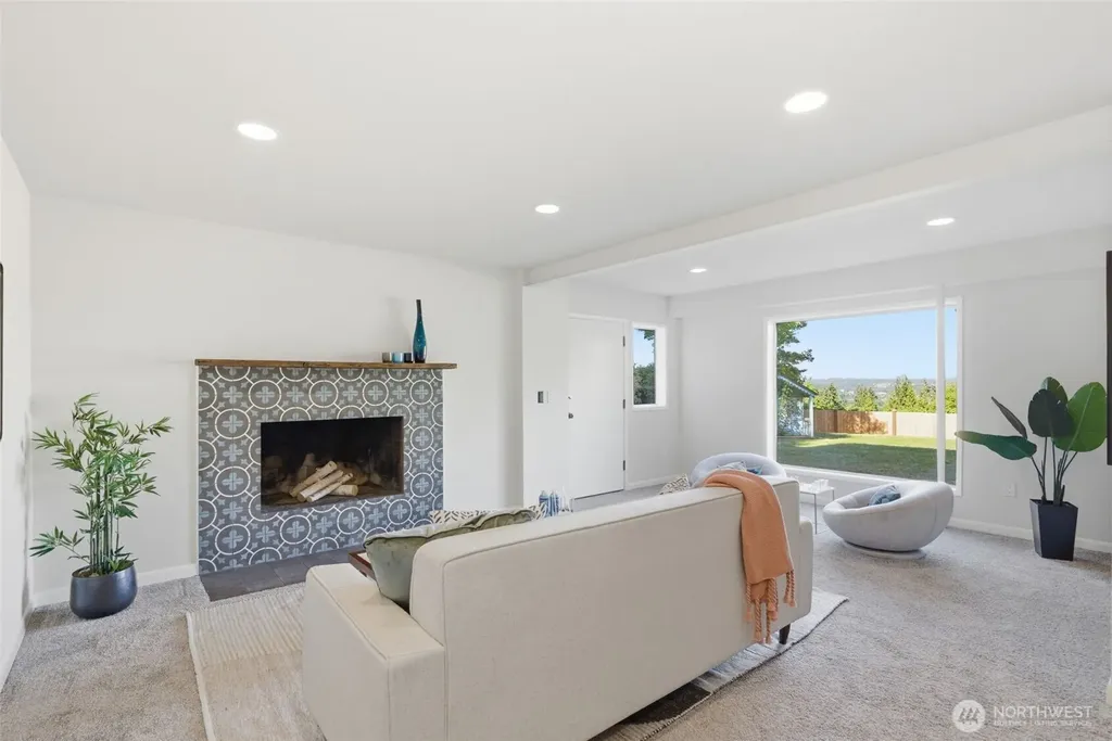 16532 34th Avenue NE Lake Forest Park WA 98155