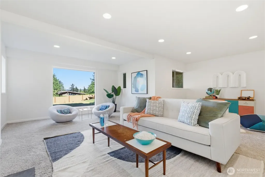 16532 34th Avenue NE Lake Forest Park WA 98155