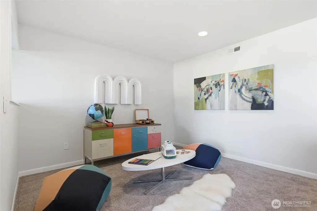 16532 34th Avenue NE Lake Forest Park WA 98155