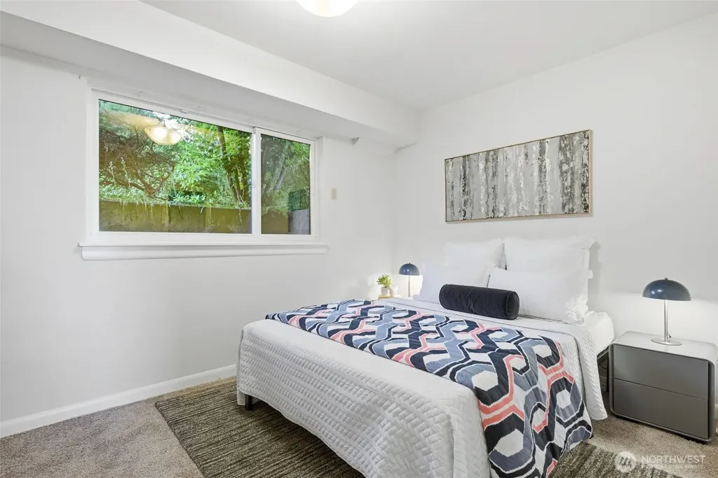 16532 34th Avenue NE Lake Forest Park WA 98155
