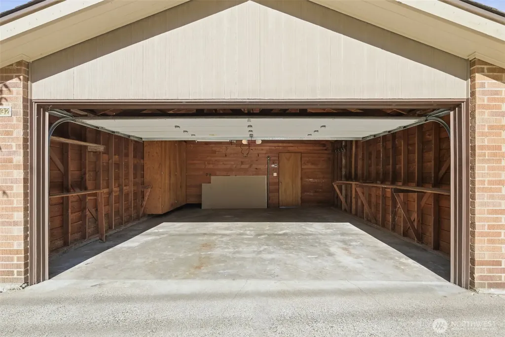 16532 34th Avenue NE Lake Forest Park WA 98155