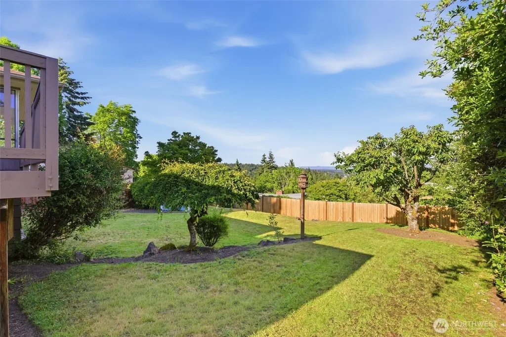 16532 34th Avenue NE Lake Forest Park WA 98155