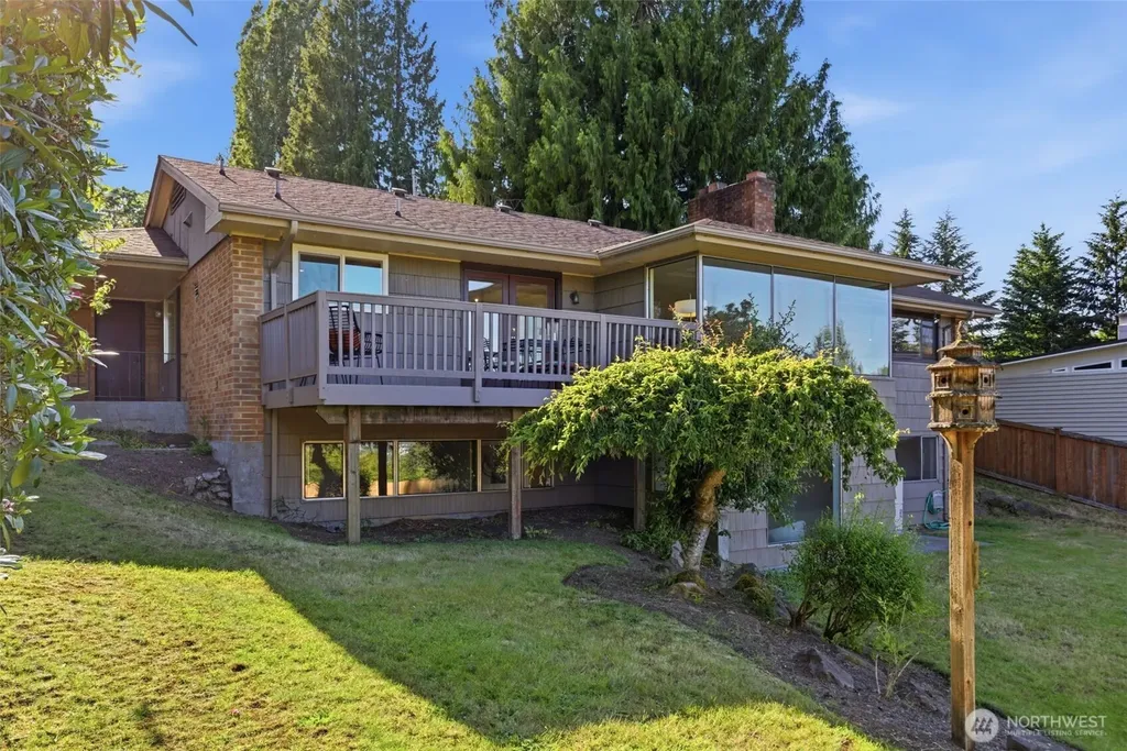 16532 34th Avenue NE Lake Forest Park WA 98155