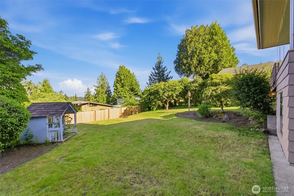 16532 34th Avenue NE Lake Forest Park WA 98155