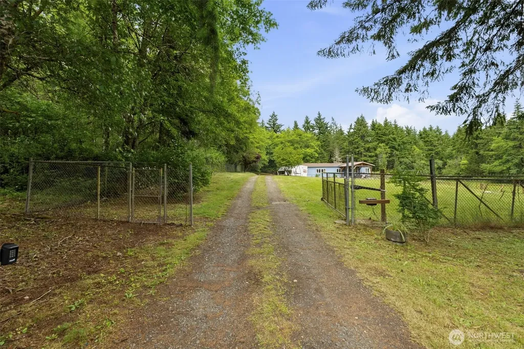 4763 SW Paradise Lane Port Orchard WA 98367