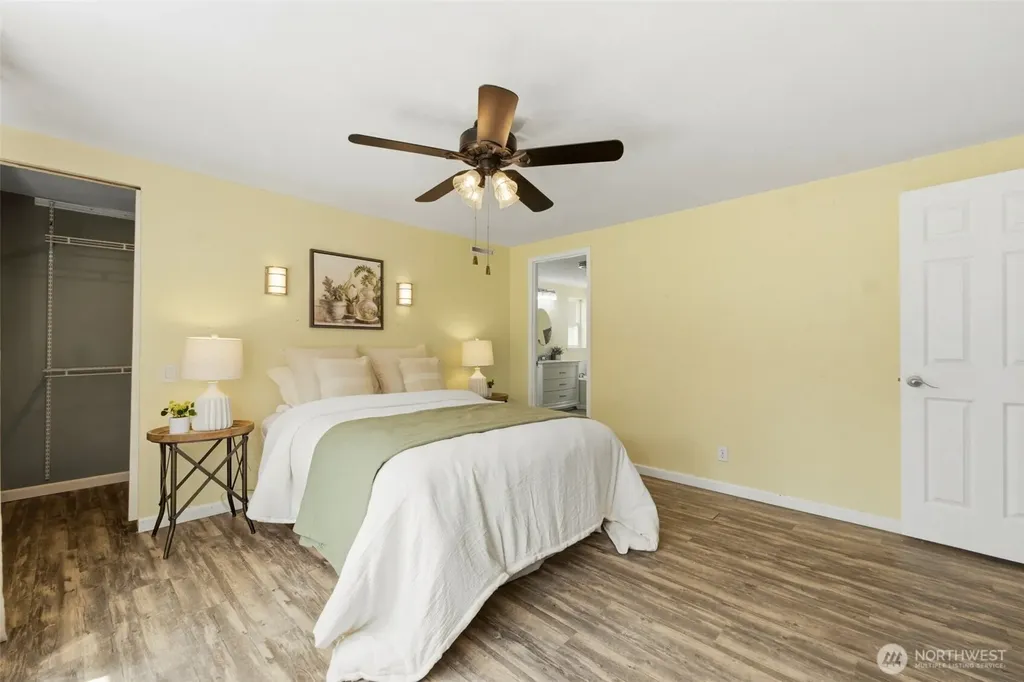4763 SW Paradise Lane Port Orchard WA 98367