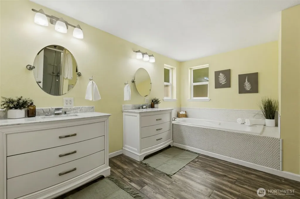 4763 SW Paradise Lane Port Orchard WA 98367
