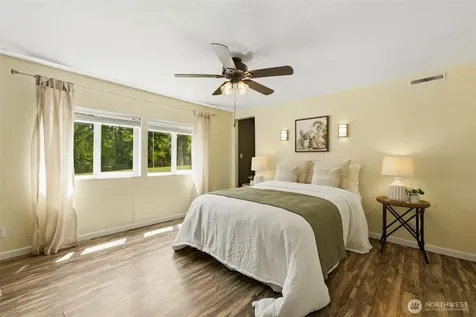 4763 SW Paradise Lane Port Orchard WA 98367