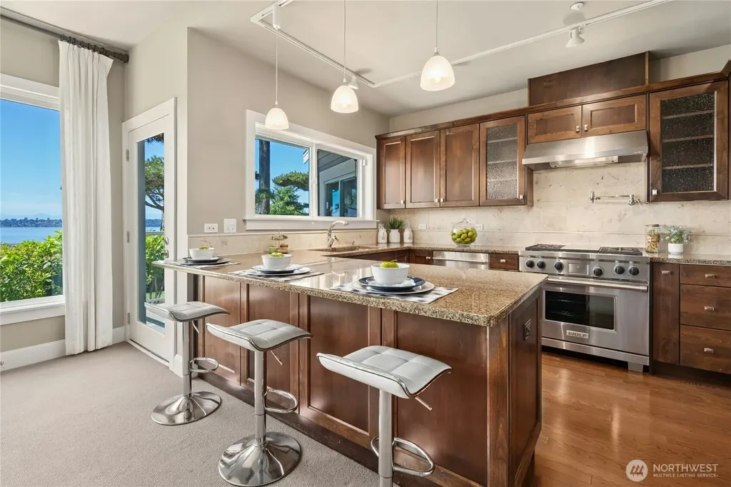 5404 Lake Washington Boulevard NE Kirkland WA 98033