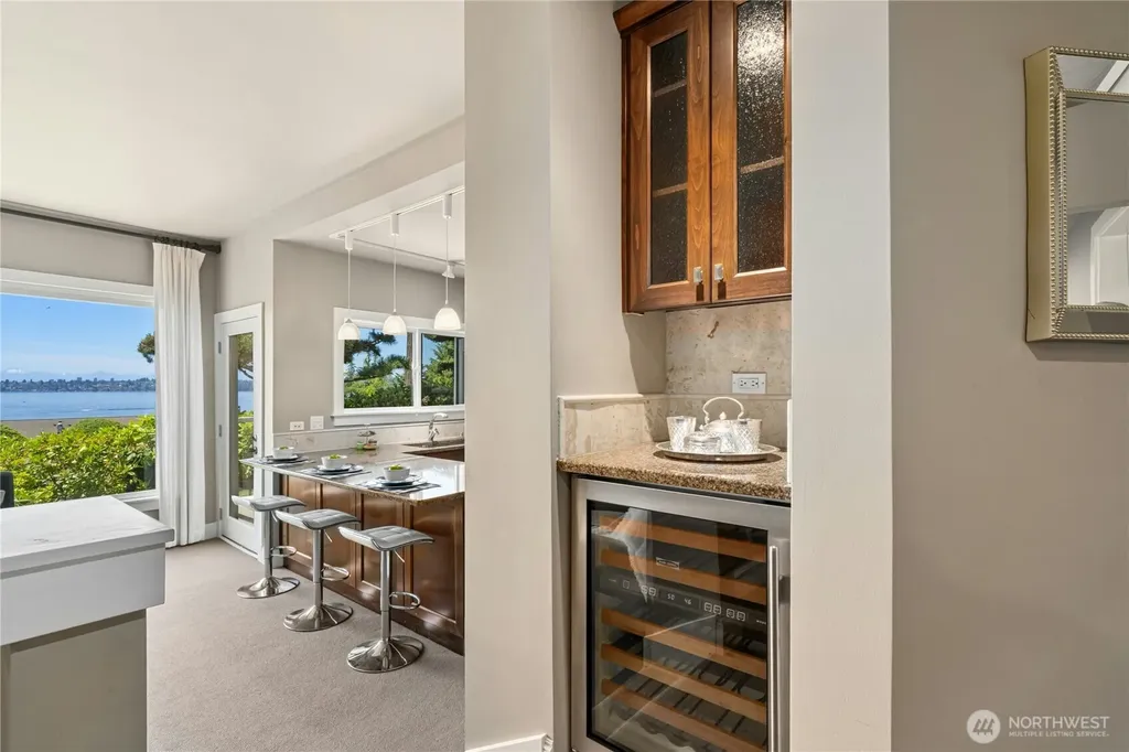 5404 Lake Washington Boulevard NE Kirkland WA 98033