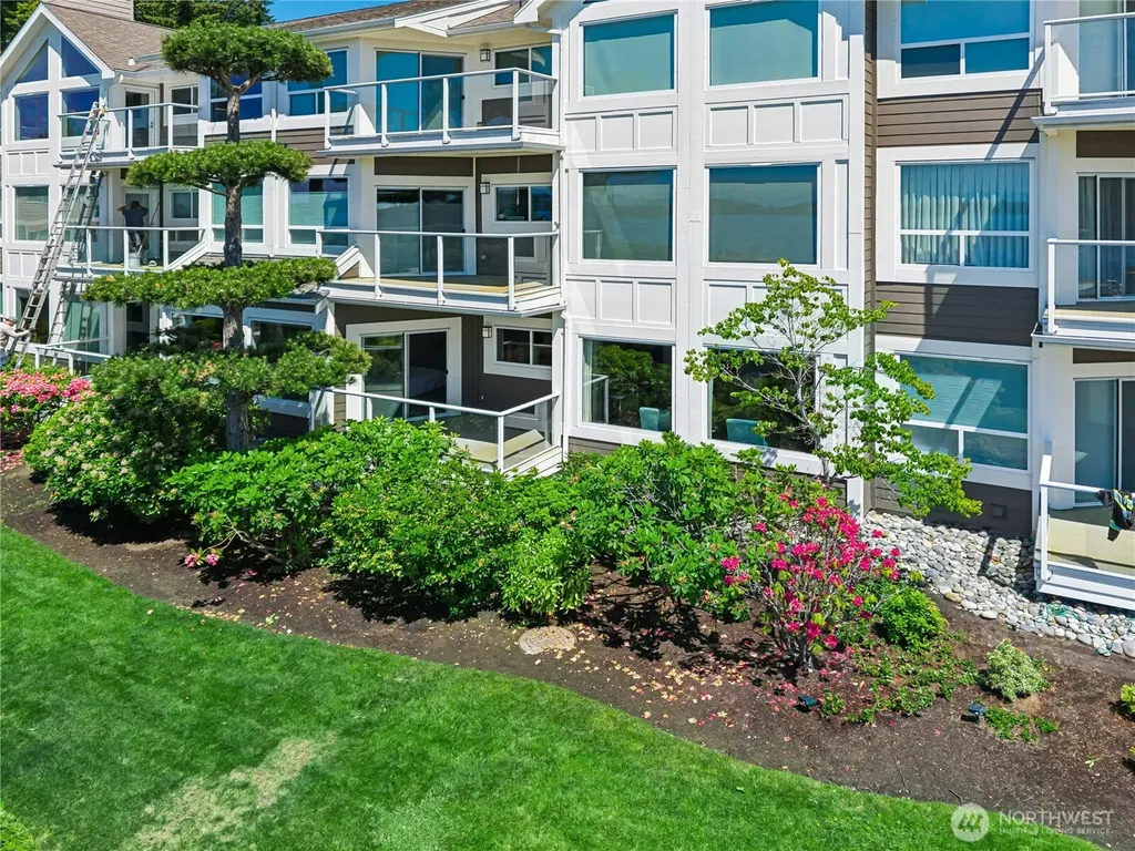 5404 Lake Washington Boulevard NE Kirkland WA 98033