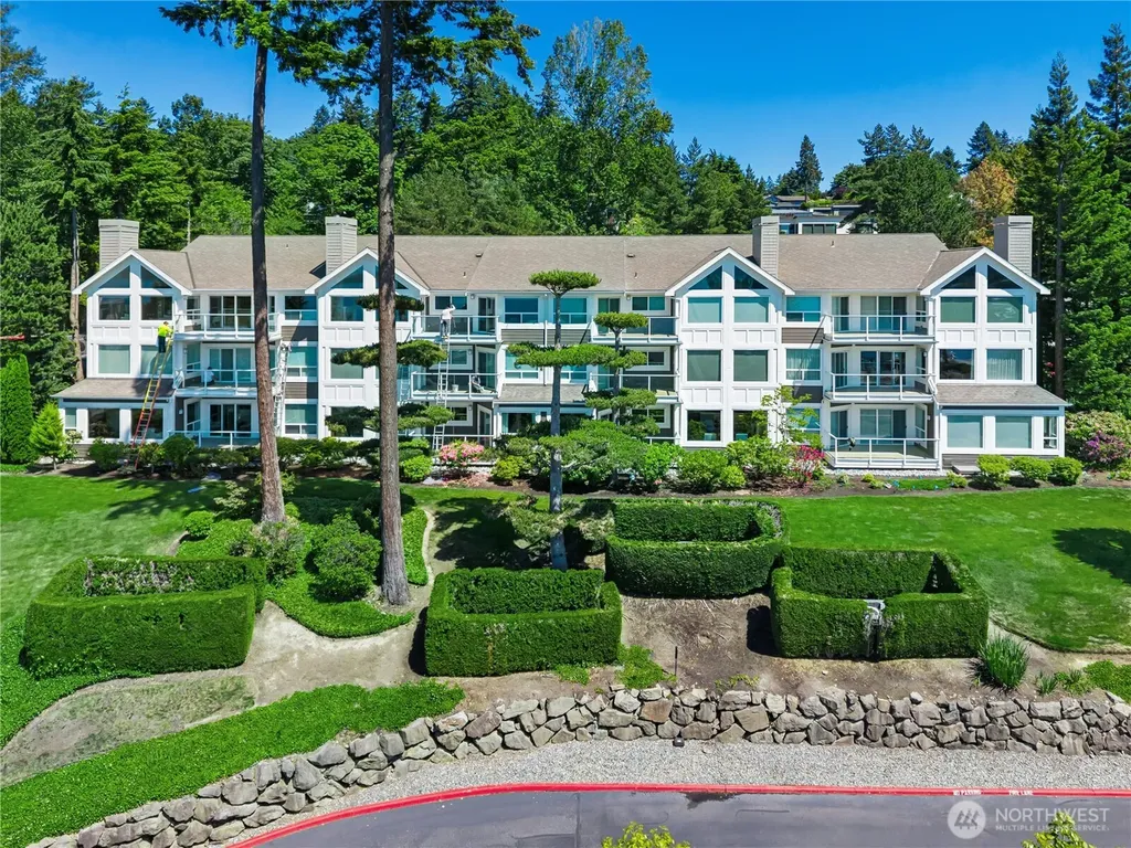 5404 Lake Washington Boulevard NE Kirkland WA 98033