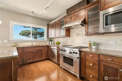 5404 Lake Washington Boulevard NE Kirkland WA 98033