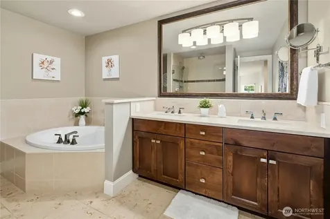 5404 Lake Washington Boulevard NE Kirkland WA 98033