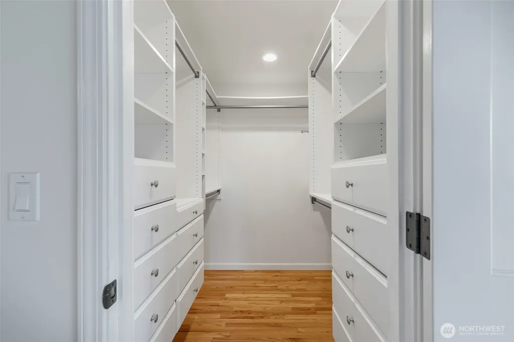 3511 S Thistle Street Seattle WA 98118
