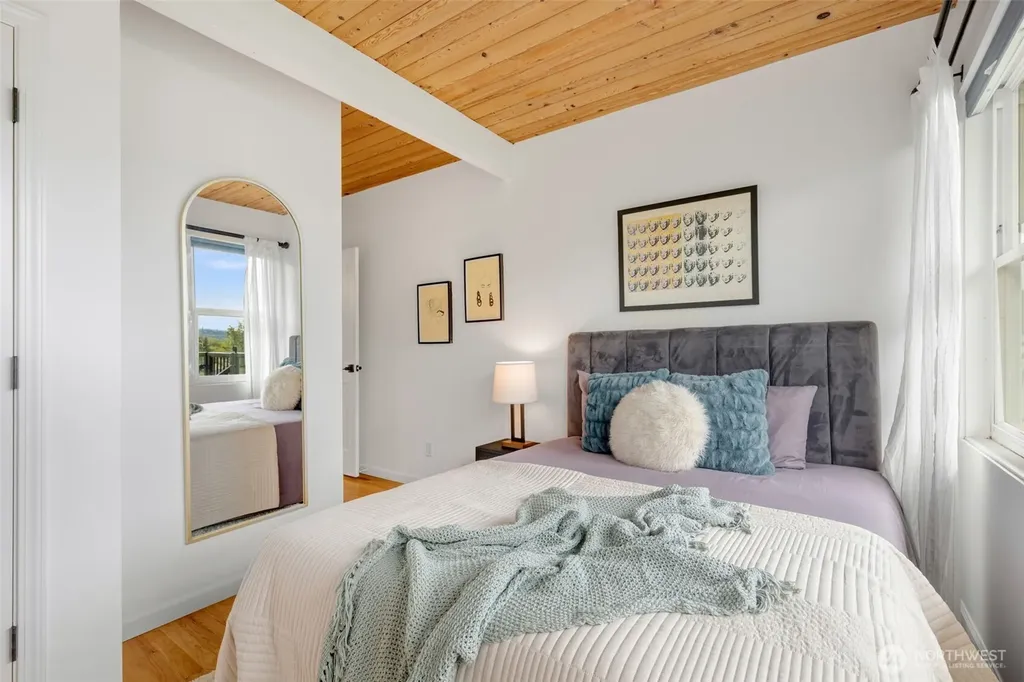 3511 S Thistle Street Seattle WA 98118