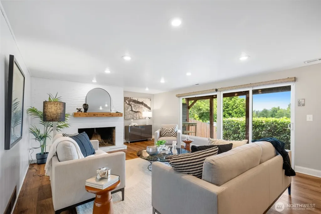 3511 S Thistle Street Seattle WA 98118