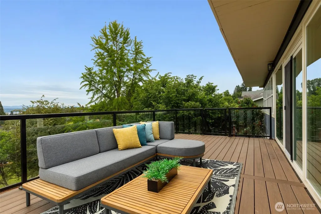 3511 S Thistle Street Seattle WA 98118