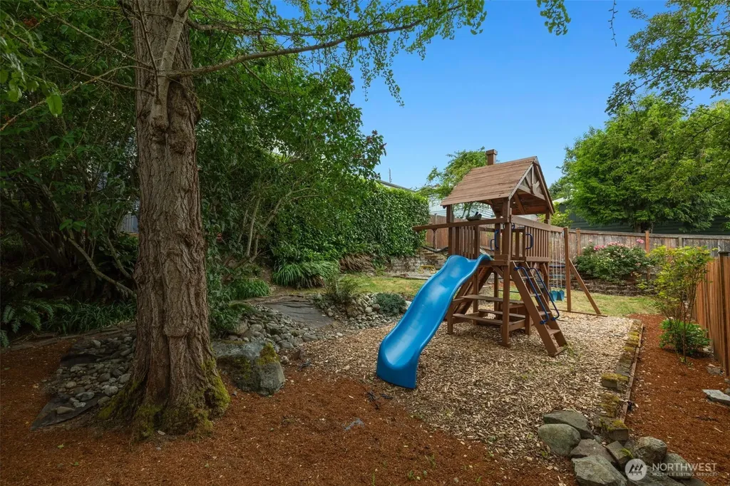 3511 S Thistle Street Seattle WA 98118