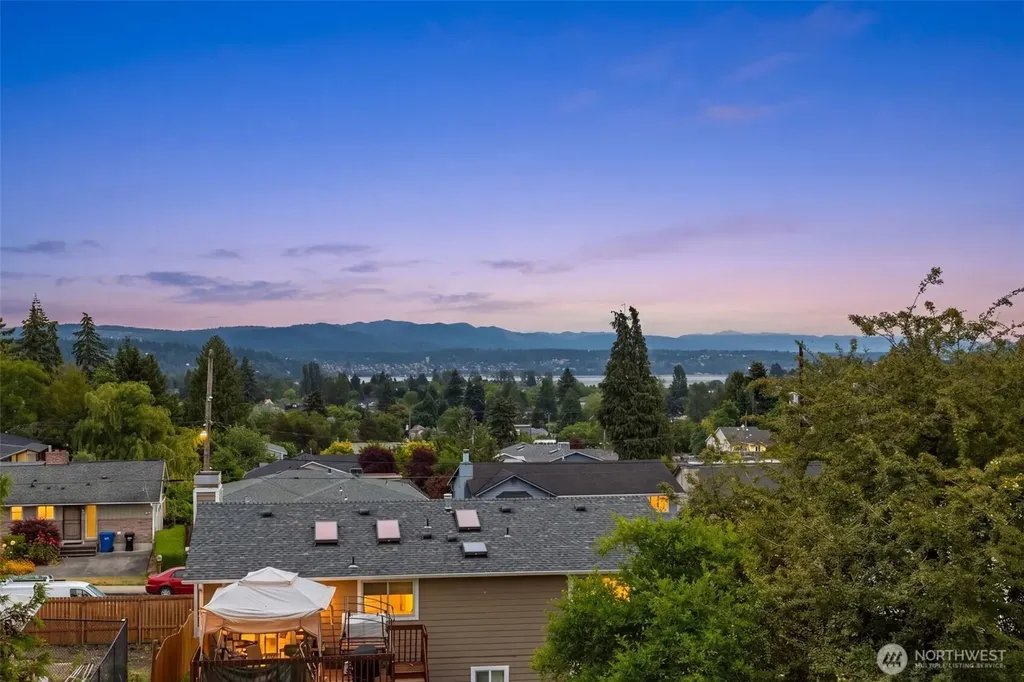 3511 S Thistle Street Seattle WA 98118