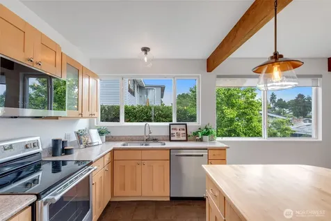 3511 S Thistle Street Seattle WA 98118