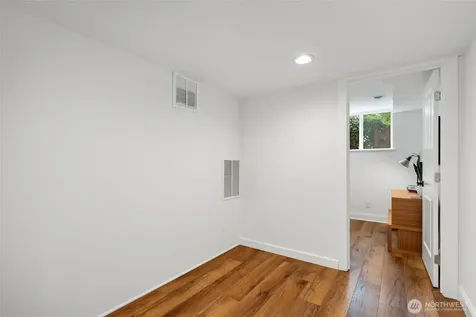 3511 S Thistle Street Seattle WA 98118