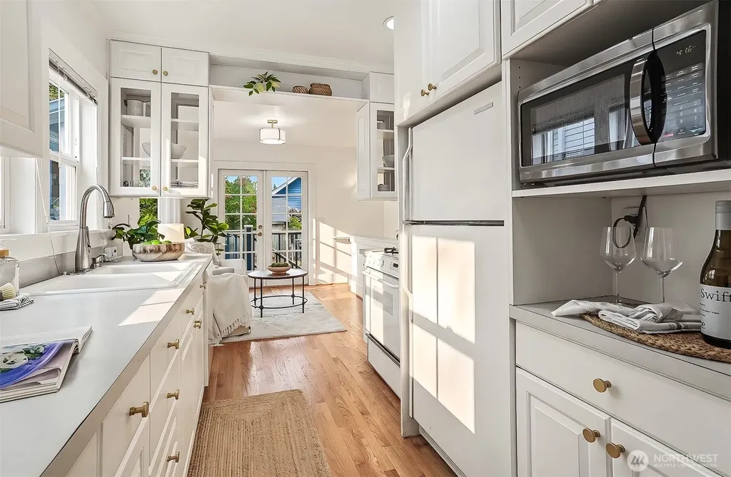 338 NW 79th Street Seattle WA 98117
