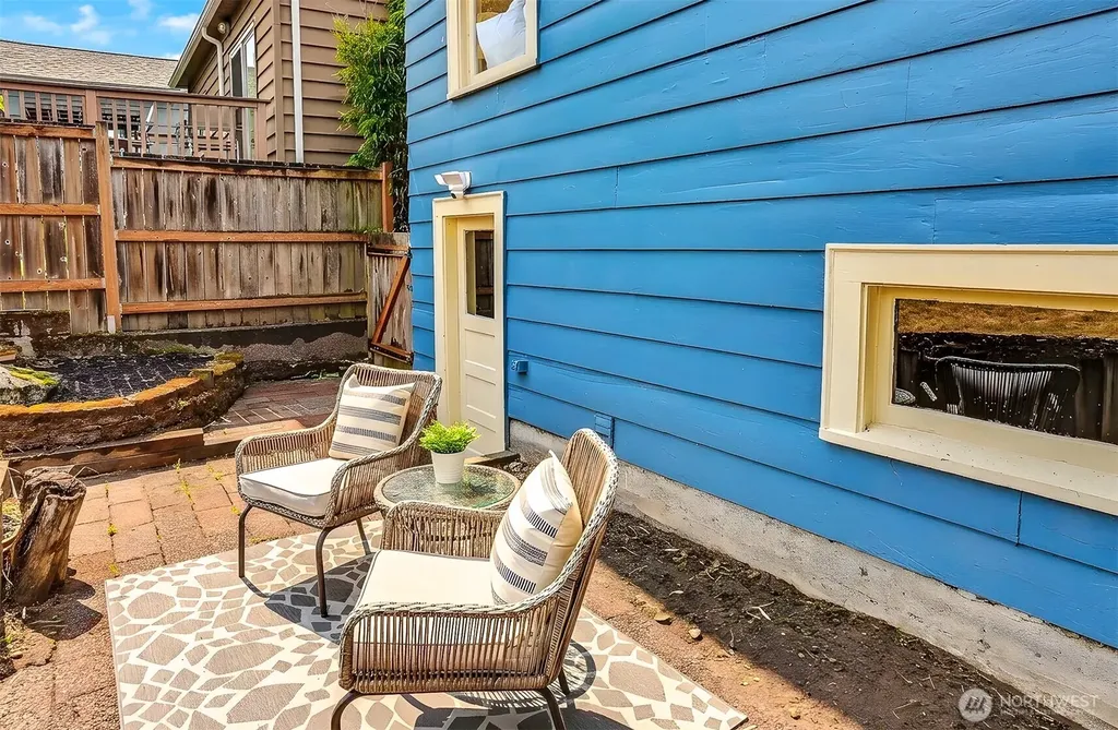 338 NW 79th Street Seattle WA 98117