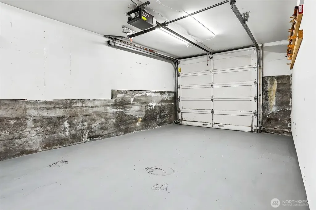 338 NW 79th Street Seattle WA 98117