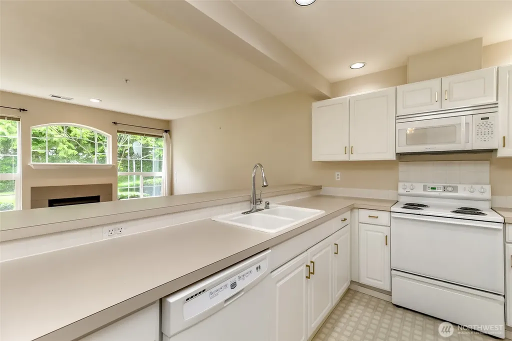 2037 S 368th Place Federal Way WA 98003