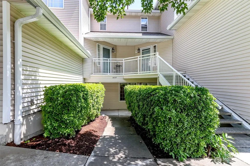 2037 S 368th Place Federal Way WA 98003